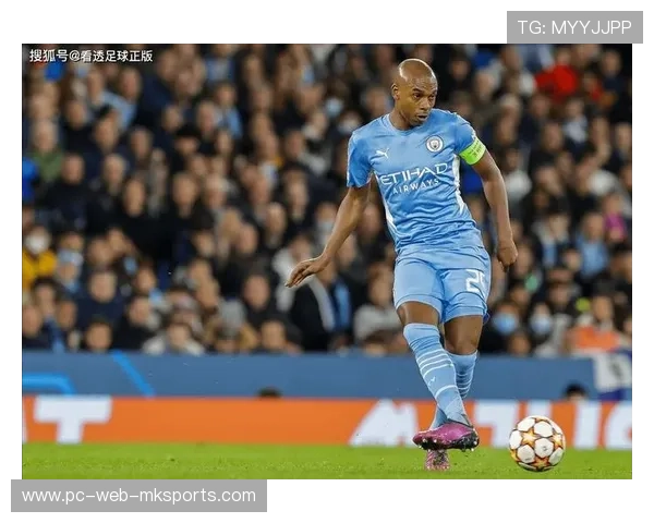 曼城细腻脚法助力突破防线，展现绝佳球技