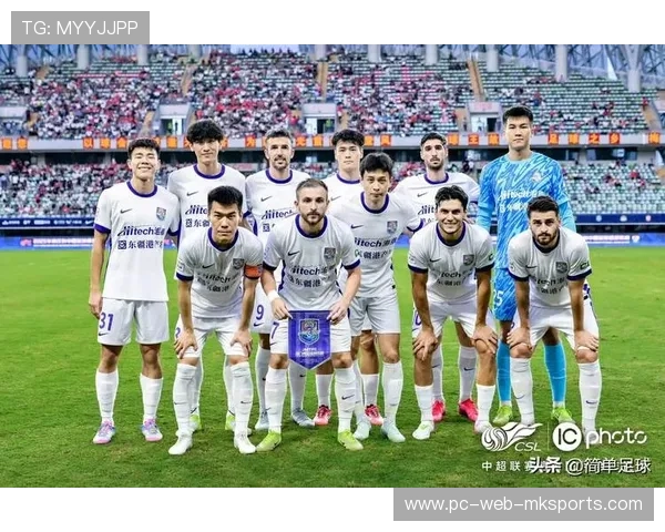 天津津门虎抢断成功后顺势长驱直入，极具威胁