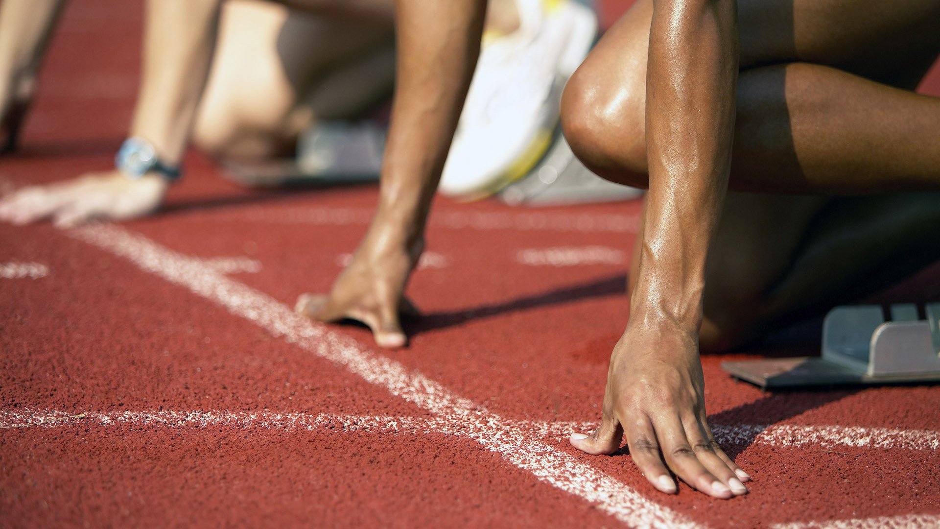 国家队缺乏针对不同风格球队的应对预案，担心球队缺乏深度