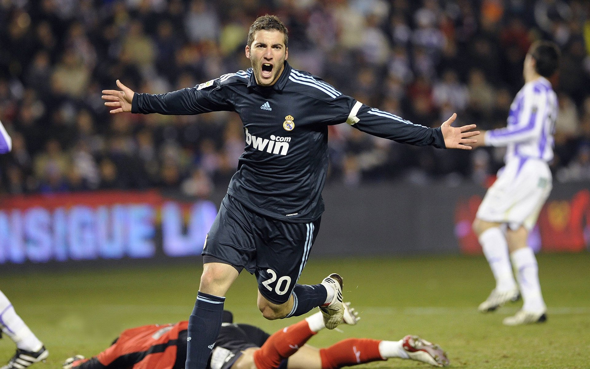 橄榄球成为新兴社交运动，橄榄球发展现状